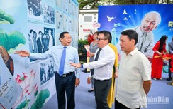 Báo Nhân Dân triển lãm và ra mắt ấn phẩm đặc biệt kỷ niệm ngày sinh Chủ tịch Hồ Chí Minh