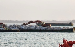 Vụ chìm sà lan 9 người chết, mất tích: Hơn 1 năm vẫn chưa trục vớt tàu kéo vì sao?