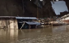 An Giang: Sạt lở bờ sông Ông Chưởng, 10 căn nhà bị cuốn xuống nước