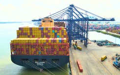 Hàng hóa qua cảng tăng trưởng hai con số, container bứt tốc mạnh mẽ