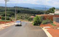 Đắk Nông: Dự án đường 57 tỷ đồng chậm tiến độ vì vướng 32 hộ dân