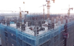 Giá vật liệu tăng vọt, thách thức lớn cho nhà thầu và thị trường bất động sản