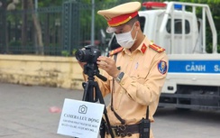 Hà Nội: CSGT đặt máy ghi hình công khai, phạt nguội xe máy vượt đèn đỏ, đi ngược chiều