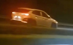 Cảnh sát giao thông xử lý tài xế ô tô đi ngược chiều trên cao tốc Liên Khương - Prenn