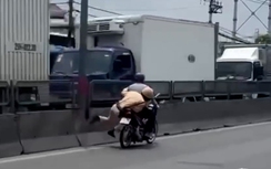 Bản tin TNGT 23/5: Xác minh clip CSGT chới với bám yên xe máy người vi phạm ở TP.HCM