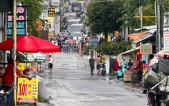 Nhiều đường ở Đồng Nai ngập sâu hơn nửa mét vì mưa lớn