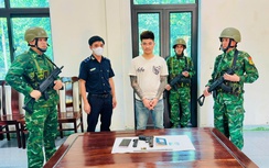 Hà Tĩnh: Bắt giữ đối tượng tàng trữ súng, ma túy qua cửa khẩu quốc tế Cầu Treo