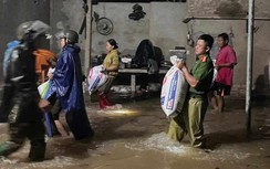 Hà Tĩnh: Mưa lớn gây lũ lụt bất ngờ trong tháng 5, nhà cửa ngập sâu, hư hại hoa màu