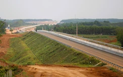 Giải phóng mặt bằng cho công trình kiểm soát tải trọng xe trên cao tốc Vạn Ninh - Cam Lộ