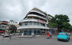 Hà Nội: Dựng rào chắn, chuẩn bị phá dỡ toà nhà "Hàm cá mập"