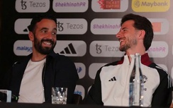 HLV Amorim quyết giúp MU đánh bại đội Các ngôi sao Đông Nam Á