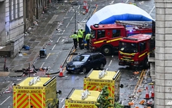 Đâm xe vào đoàn diễu hành mừng CLB Liverpool vô địch khiến hàng chục người bị thương