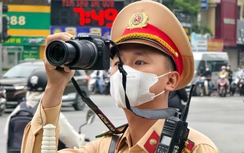 Hà Nội: Cận cảnh camera lưu động bắt lỗi vi phạm, loạt tài xế bị xử phạt