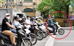 Dừng xe quá vạch có bị phạt lỗi vượt đèn đỏ?