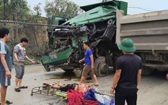 Xe tải chạy lấn làn khi vào cua gây tai nạn liên hoàn, tài xế bị thương nặng