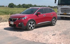 Đường ĐH20 nối Nghệ An - Hà Tĩnh xuống cấp, người dân lo ngại khi lưu thông