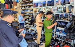 An Giang: Ra quân kiểm tra hàng hóa không rõ nguồn gốc lưu thông trên thị trường