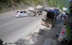 Khoảnh khắc xe taxi chạy tốc độ cao đâm đuôi xe tải đang dừng, tài xế tử vong