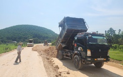 Dự án nâng cấp quốc lộ 8C "ì ạch" do vướng mặt bằng, thiếu đất đắp