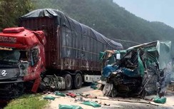 Va chạm trên QL2 qua Tuyên Quang, một người tử vong, một người mắc kẹt trong cabin