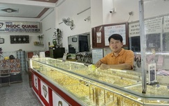Chủ tiệm vàng “giải cứu” một phụ nữ thoát khỏi bẫy lừa chuyển tiền