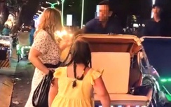 Diễn biến mới vụ tài xế xích lô giật tiền trên tay du khách nước ngoài