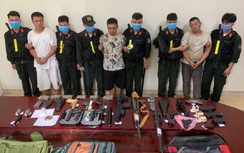 Bắt nhóm người nước ngoài vận chuyển số lượng lớn súng, đạn qua biên giới