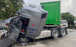 Hai xe container va chạm, chắn ngang QL51 gây ùn tắc kéo dài từ Long Thành qua Phú Mỹ