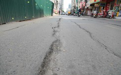 Hà Nội: Đường Nguyễn Tuân sụt lún, nứt toác