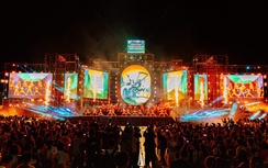 Biển người đổ về Quy Nhơn chào đón Lễ hội Du lịch hè Bình Định 2025