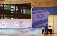 Israel tấn công Iran, hàng không Trung Đông náo loạn