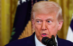 Ông Trump thu hàng trăm triệu USD từ tiền điện tử, sân golf và phí cấp phép