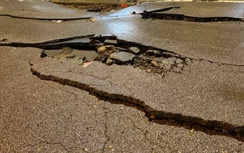 Hòa Bình: Sau mưa lớn, gần 100m đường nứt vỡ nghiêm trọng