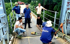Nghệ An: Khẩn trương sửa chữa cầu treo duy nhất vào bản Lam Khê