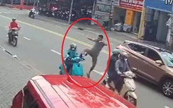 Bình Dương: Truy tìm người đàn ông lao ra từ ô tô đạp ngã nữ tài xế xe ôm công nghệ