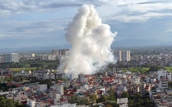 Hà Nội: Căn nhà 4 tầng bốc cháy sau tiếng nổ lớn, 2 người tử vong