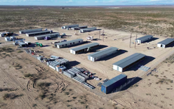 Các nhà sản xuất máy đào bitcoin Trung Quốc đổ xô sang Mỹ để tránh thuế