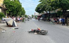 Xe tải tông trúng xe máy chở gia đình 3 người trên QL38 qua Hải Dương, người vợ tử vong