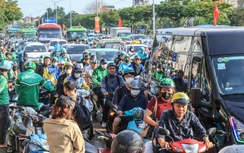 Hà Nội: Xe ôm sẽ không phải đeo thẻ hành nghề