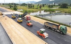 Phơi lưng đội nắng, chạy nước rút trên dự án đường 740 tỷ đồng ở Nghệ An