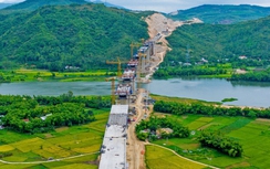 Gác tình riêng, dồn sức làm cao tốc