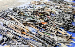 An Giang: Tiêu hủy 1.580 công cụ hỗ trợ và vũ khí thô sơ