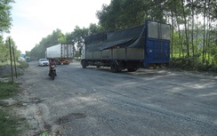 Gia tăng phương tiện, đường kết nối cao tốc qua Hà Tĩnh hư hỏng nặng