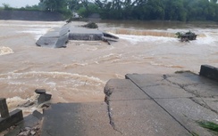 Thái Nguyên: Cầu tràn Bình Sơn bị lũ cuốn trôi, giao thông chia cắt