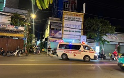 Thanh niên chạy ra đường kêu cứu rồi ngã gục tử vong trước nhà dân