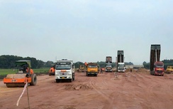 Vượt khó thời tiết, Tập đoàn Miền Trung bứt tốc sản lượng trên cao tốc Biên Hoà - Vũng Tàu