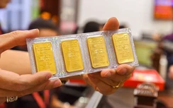 Giá vàng chạm mức thấp nhất gần 2 tuần