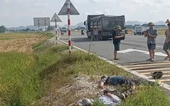 Xe đầu kéo húc bay xe máy tại ngã tư, 2 người tử vong