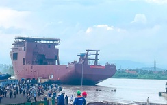 Hạ thủy tàu dịch vụ năng lượng ngoài khơi hiện đại