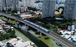 Cận cảnh rạch Văn Thánh ô nhiễm, nơi hàng ngàn hộ dân sống tạm bợ chờ cải tạo